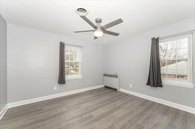 Building Photo - 116-118 Linden Avenue