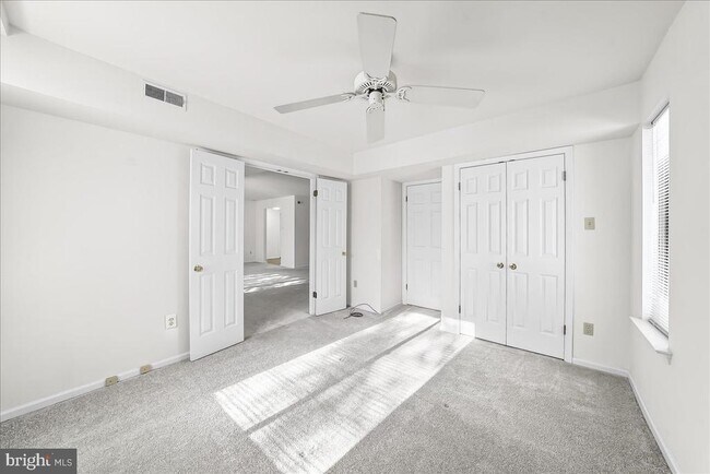 Building Photo - 102 Mountainview Dr