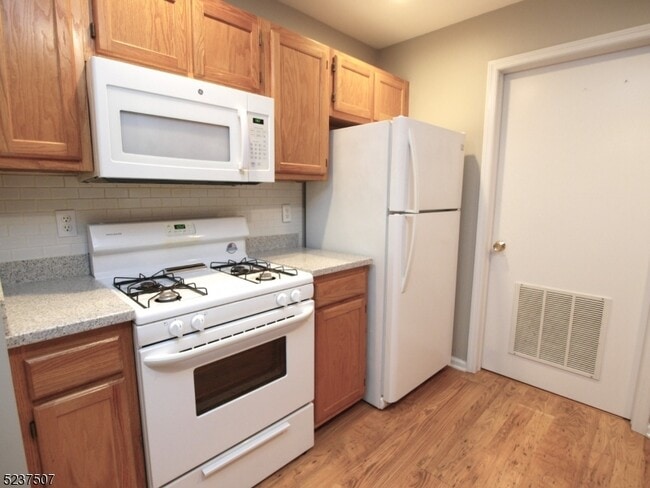 Building Photo - 5007 Tudor Dr