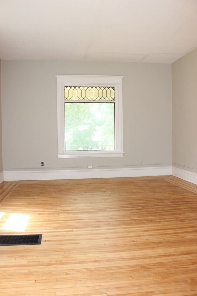 Building Photo - 2723 Taylor St NE