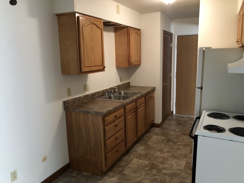 Kitchen - 3194 Curry St
