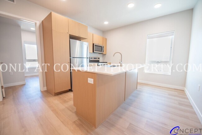 Building Photo - Modern Design, Exceptional Space: Discover This 3-Bedroom Residence at Studio Crossing!