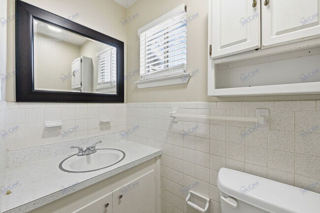 Building Photo - 208 Westfork Dr