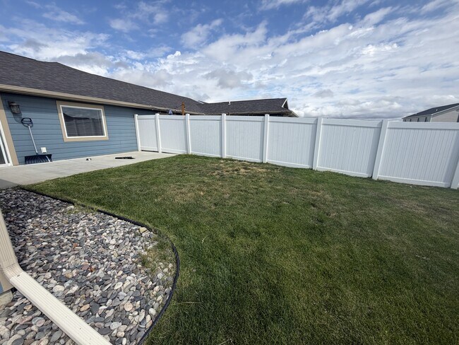Building Photo - 2321 Gleneagles Blvd