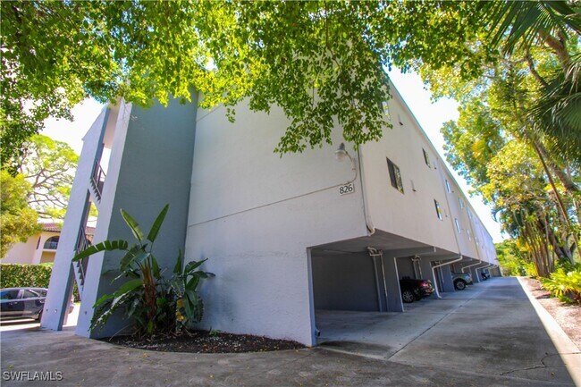 Building Photo - 826 Wiggins Pass Rd