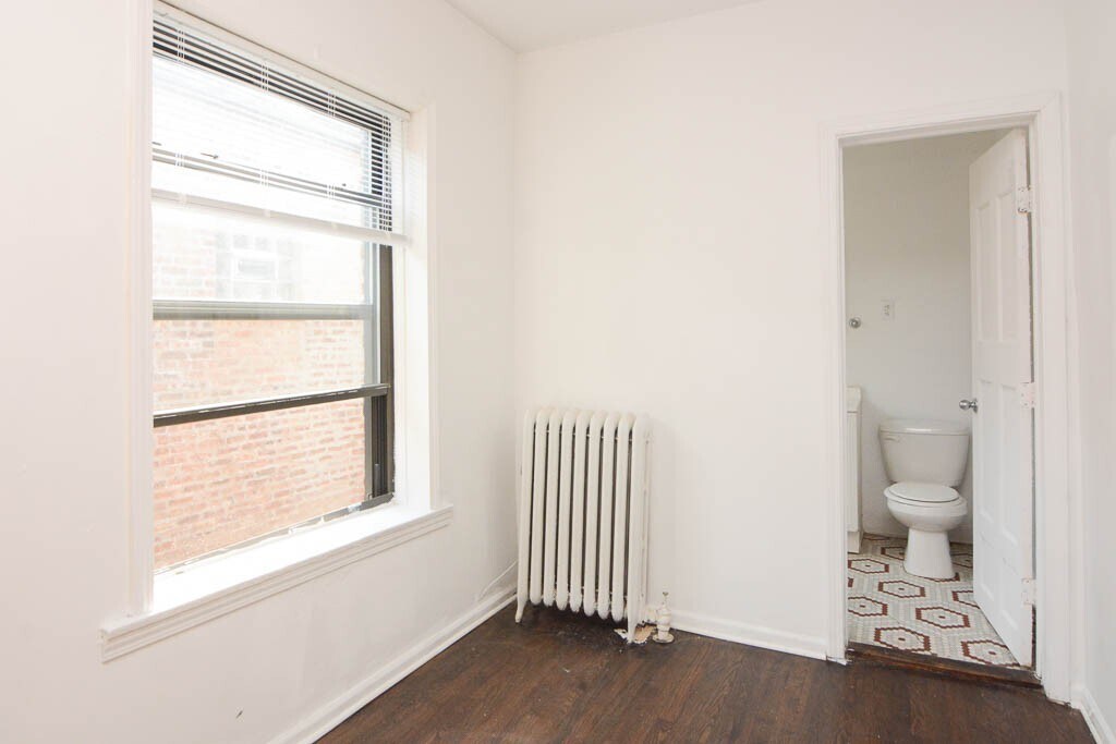 Building Photo - 929 W Sunnyside Ave