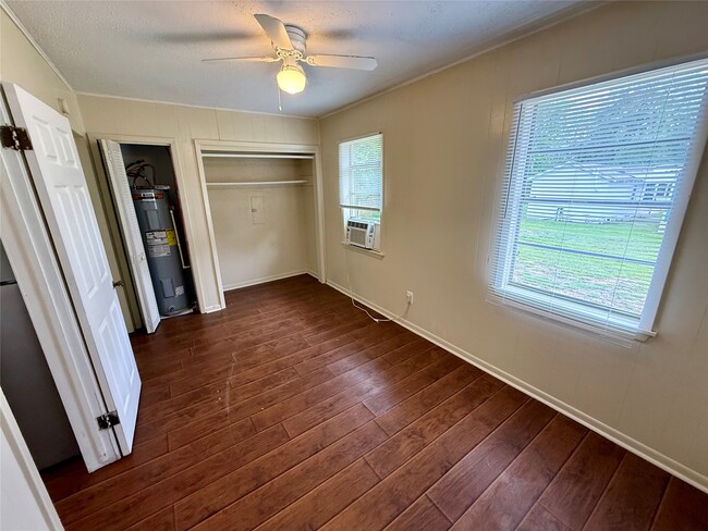 Building Photo - 519 McGuire Ln