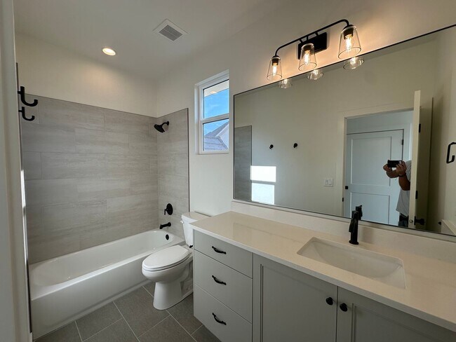 Building Photo - Desert Horizon!! BEAUTIFUL BRAND NEW 4 bed...
