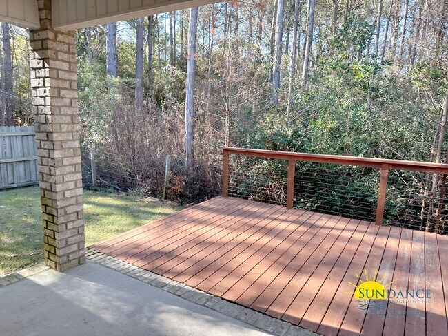 Building Photo - Holley by the Sea home with Solar Energy!
