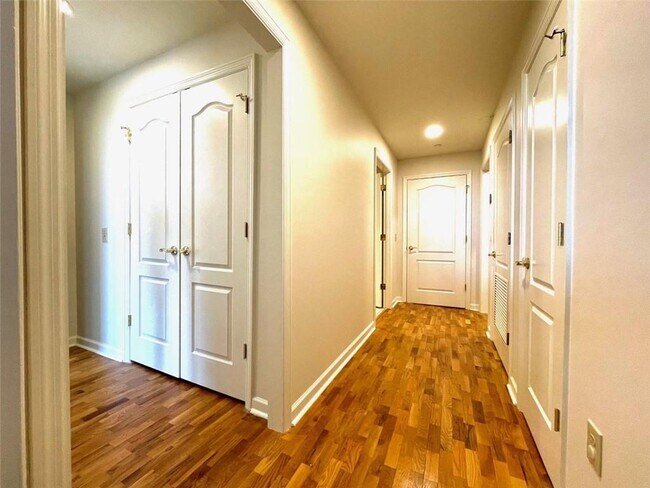 Building Photo - 195 14th St NE