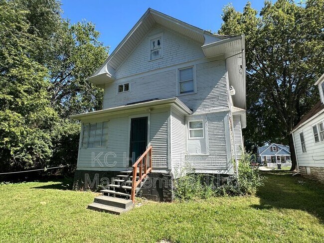 Building Photo - 6118 S Benton Ave