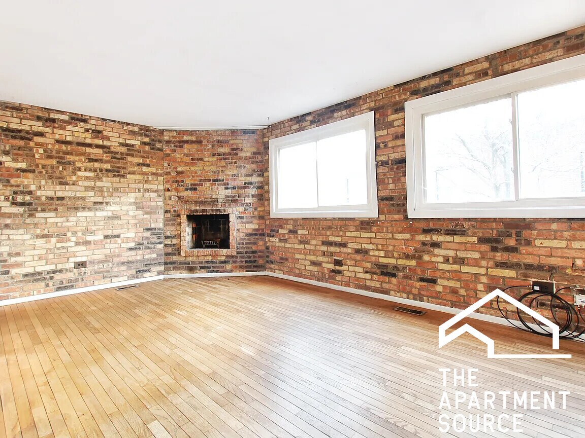 Building Photo - 1257 W Belden Ave