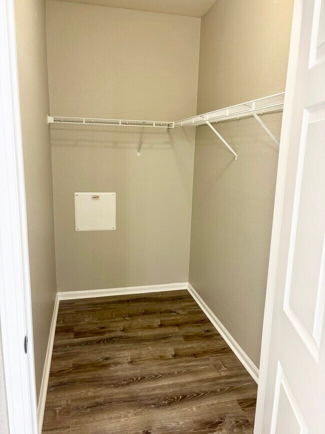 Building Photo - 3852 S Dallas St