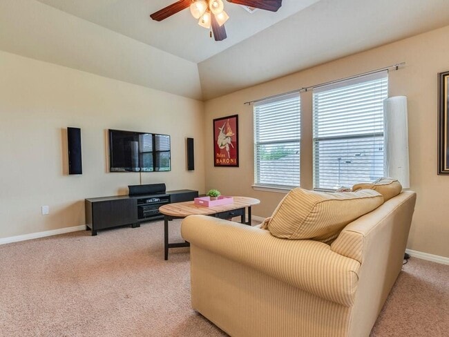 Building Photo - 2816 Canyon Valley Run