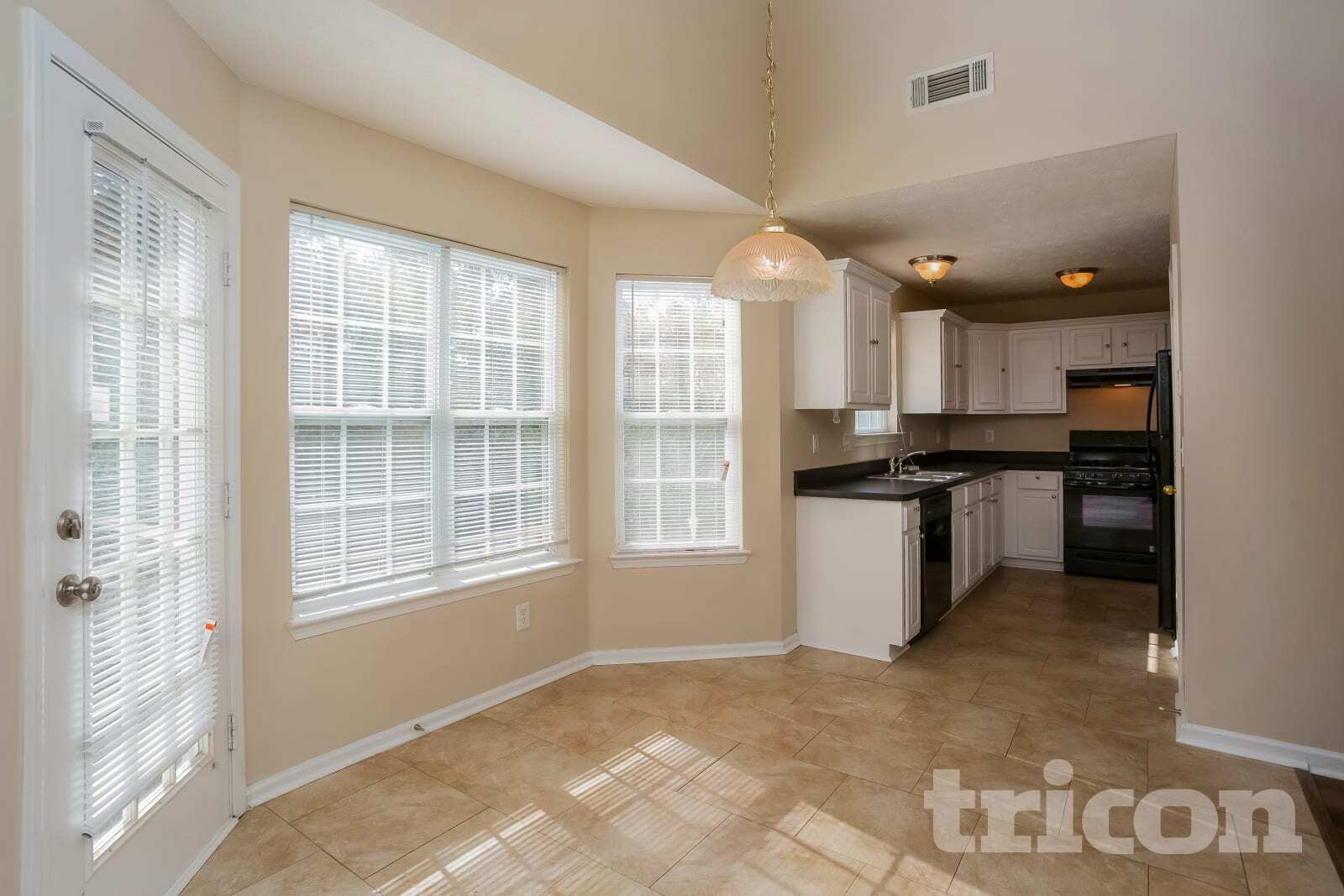 Building Photo - 120 Dairyland Dr