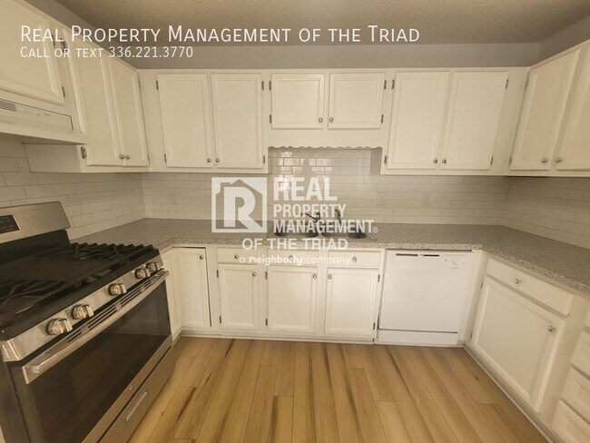 Building Photo - 1349 Brookwood Dr