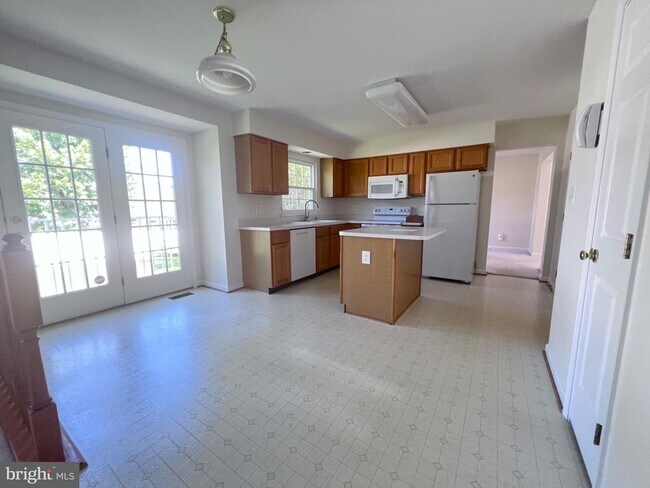 Building Photo - 17207 Sumac Ct