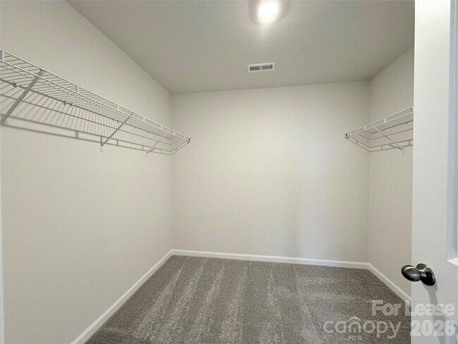 Building Photo - 6337 Fairfax Ct