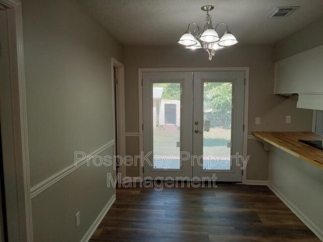 Building Photo - 5109 Thomason Ave