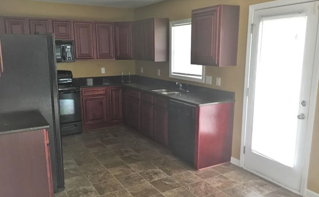 Building Photo - Charming 3-bedroom, 2.5-bathroom home located in the heart of Hopkins, SC