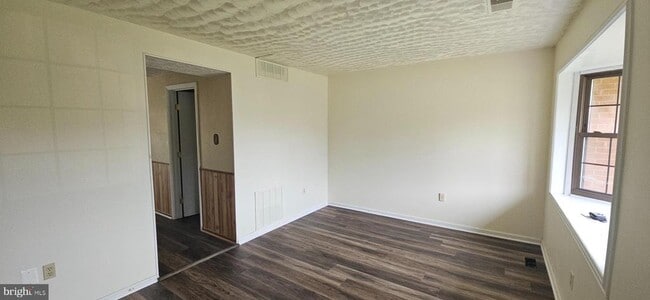 Building Photo - 229 Ritter Pl