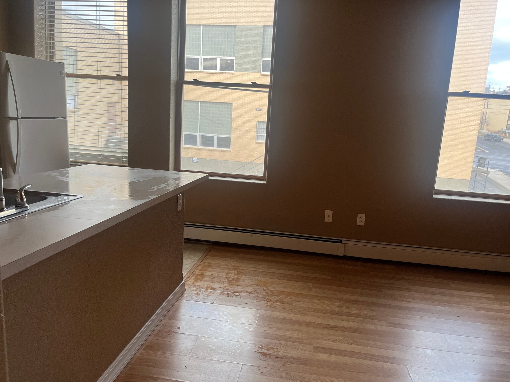 Building Photo - 219 S Washington St