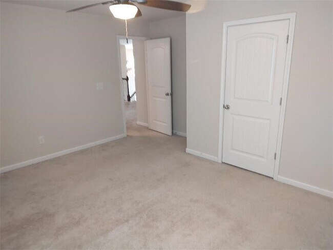 Building Photo - 6210 Pine Bluff Dr