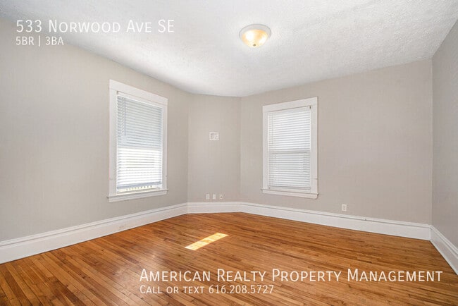 Building Photo - 533 Norwood Ave SE