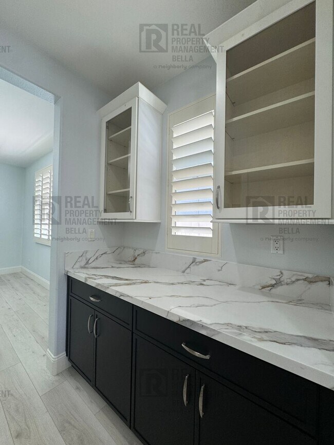 Building Photo - Murrieta Luxury Estate with Resort Pool, Designer Kitchen & Entertainer’s Backyard Retreat