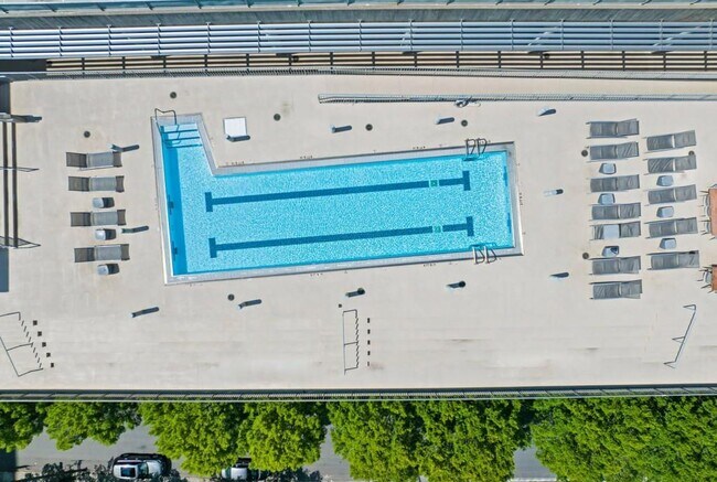 Building Photo - 845 Spring St NW