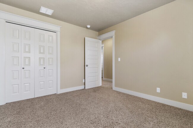 Building Photo - 4300 N Chapala Way