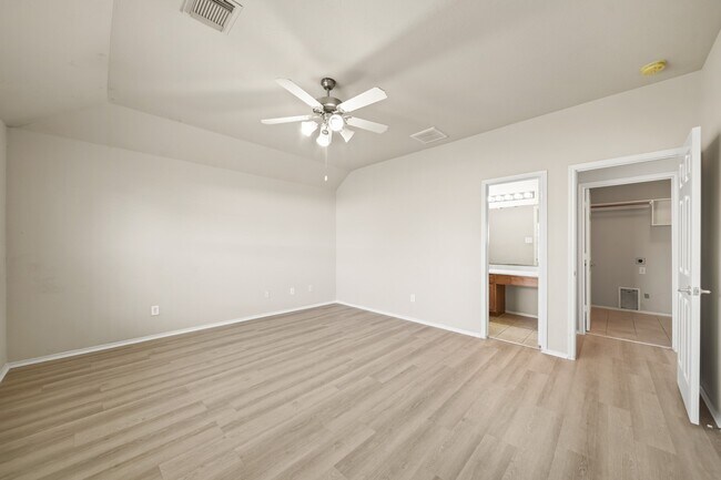 Building Photo - 2134 Vermillion Oak St