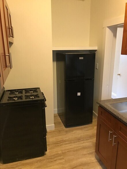 Building Photo - 100 Washington St