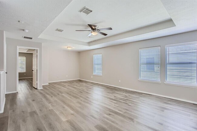 Building Photo - 18223 Thicket Grove Rd