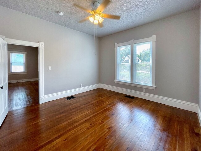 Building Photo - Beautiful historic 3BR/2BA Home