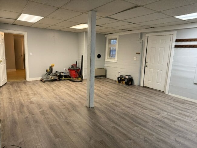 Building Photo - 10 State St