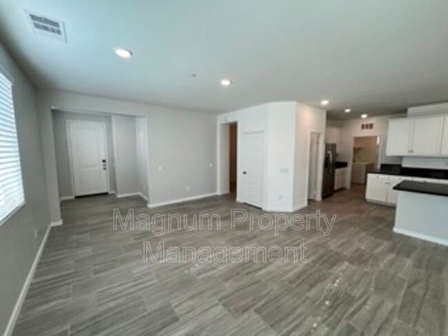 Building Photo - 30960 Falling Star Pl