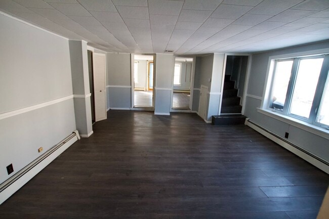 Building Photo - 24 Gray Ln
