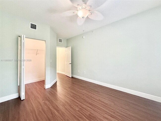 Building Photo - 3020 Alcazar Pl