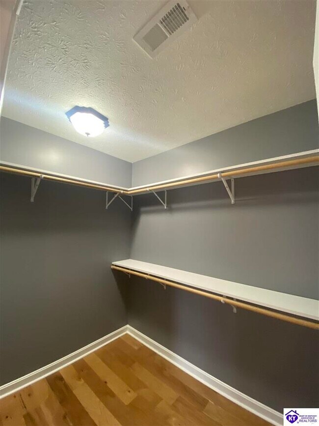Building Photo - 21 Pintail Ct