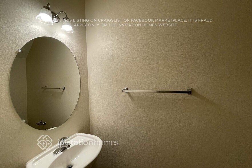 Building Photo - 3963 Indian Gold St