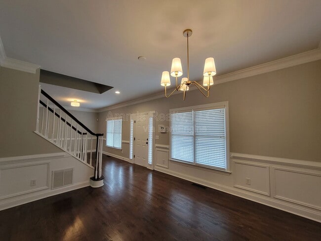 Building Photo - 3239 Osborne Rd NE