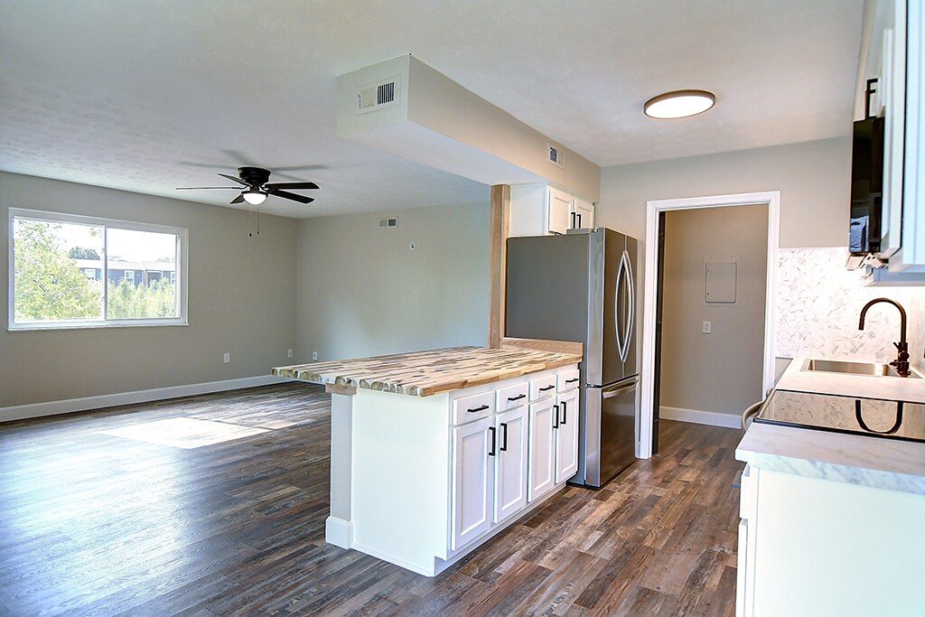 Building Photo - 353 Chadwick Pl