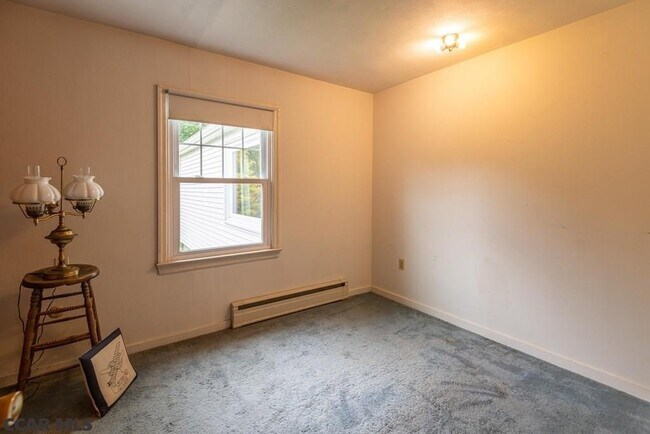 Bedroom 3 - 537 Kemmerer Rd
