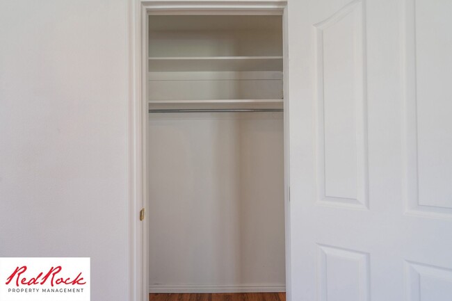 Building Photo - Remodeled 3 Bedroom Townhome with Great Vi...