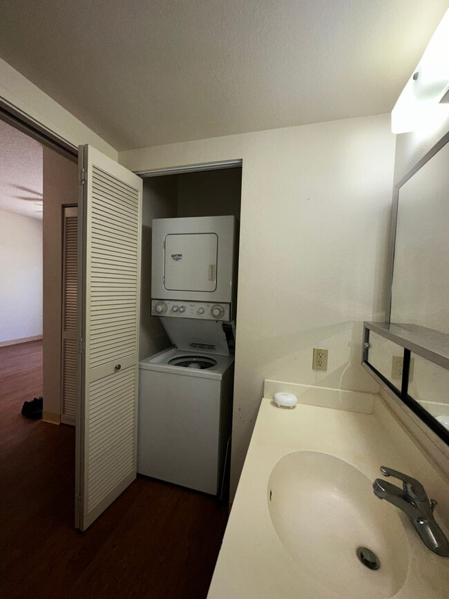 Building Photo - Plantation Town Apartments - Paiwa Tower 1...