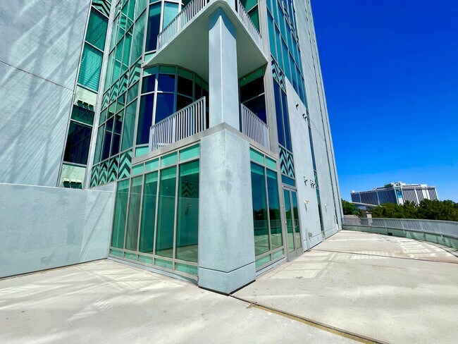 Building Photo - Highrise with view of Sphere