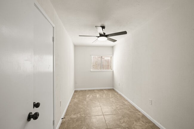 Building Photo - 6711 Pickett Dr