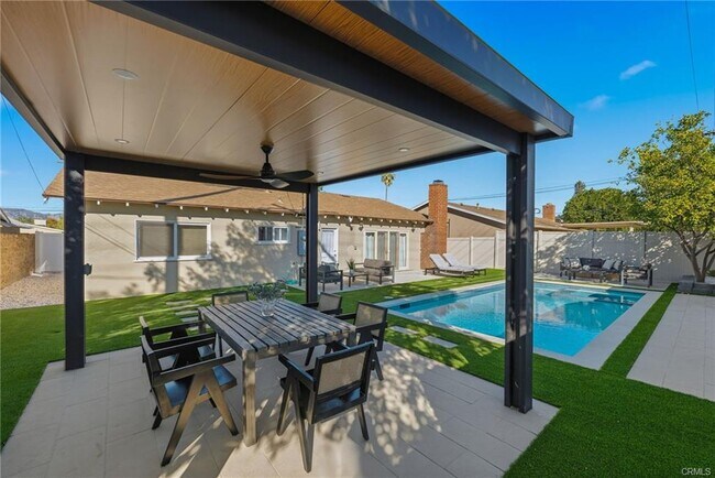 Building Photo - 23010 Hartland St