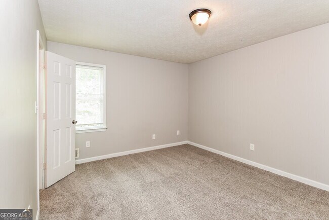 Building Photo - 4641 Flint Hill Rd SW